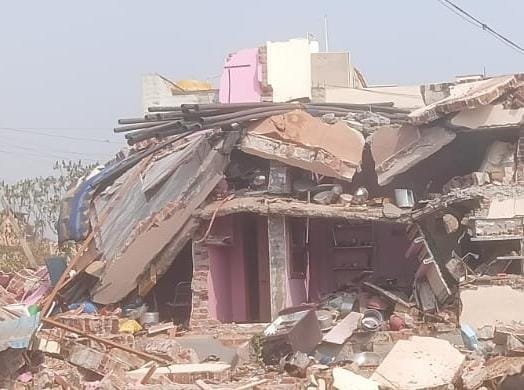 ಭೀಕರ ಸ್ಫೋಟಕ್ಕೆ ಮನೆಗೆ ಮನೆಯೇ ಸರ್ವನಾಶ!: ಹೊಸ ಸಿಲಿಂಡರ್ ಜೋಡಣೆ ವೇಳೆ ಅವಘಡ….